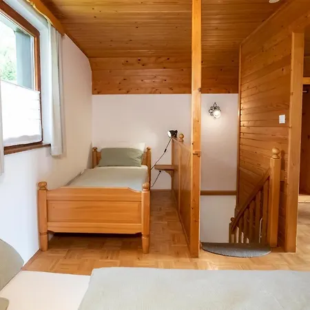 Mlin アパート ボーヒニ