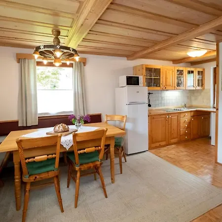 Mlin アパート ボーヒニ