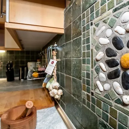 美林公寓 * 博希尼